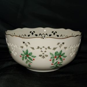 Lenox Holiday Pierced Holly Berry Christmas Bowl